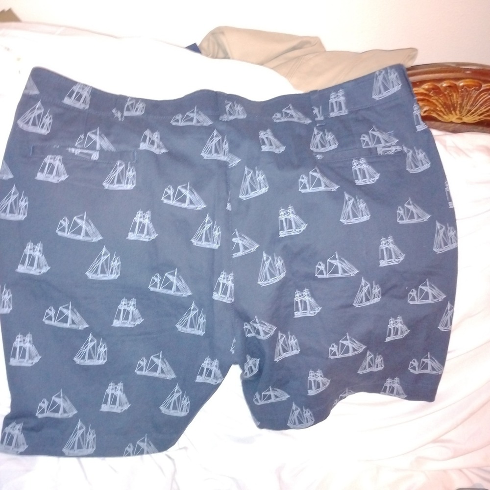 Haggar, Blue Size 42 Shorts, Has Ships All Over Shorts, Never Before Worn, Class